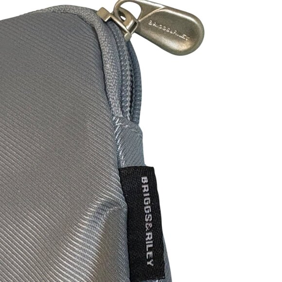 Briggs & Riley Snap On Luggage Toiletry Bag - Picture 2 of 8